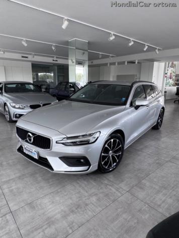 VOLVO V60 B4 (d) automatico Essential rif. 24066570