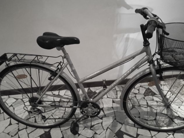 City bike con 18 rapporti perfettamente funzionante vendo € 80 - Foto 2