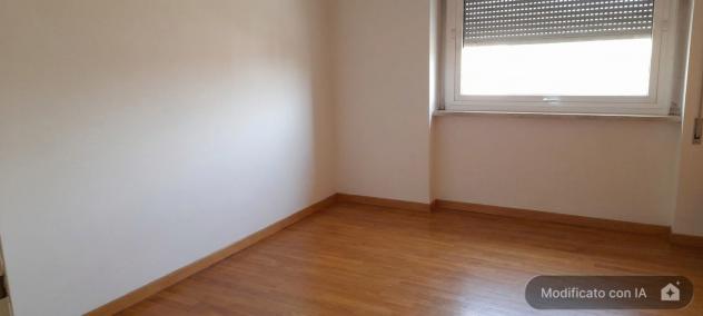 CENTRO - PIANO ALTO APPARTAMENTO DI AMPIA DIMENSIONE - Foto 15
