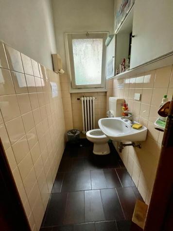 lbz380 - ufficio indipendente di 2 locali + bagno, posteggio riservato - Foto 9