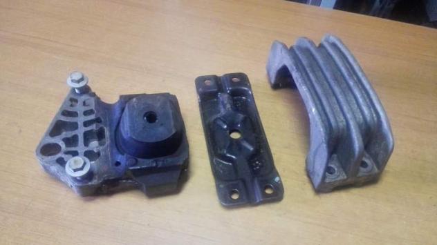 Supporto motore Sinistro Ford TRANSIT 2.2 TDCi 260 115 2012 - Foto 3