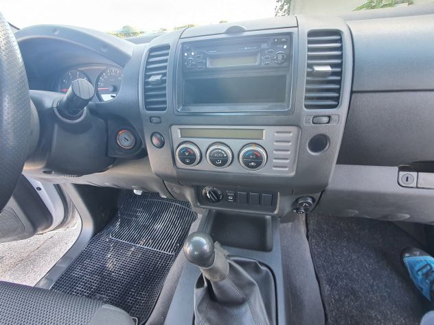 Nissan Navara (D40) 2.5 dCi 174CV 4WD Cabina Singola SE - Foto 9