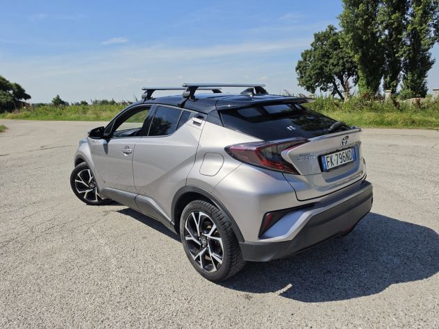 TOYOTA C-HR HYBRID 1.8 - Foto 4