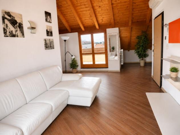 Appartamento di 85 m² con 2 locali e box auto in affitto a Rho - Foto 2