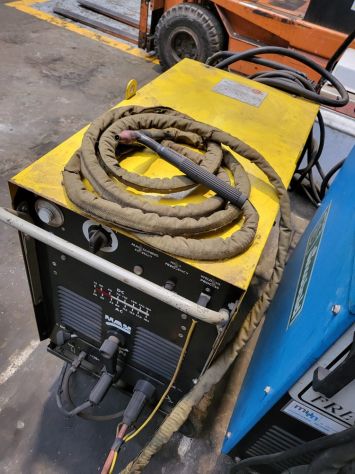 SALDATRICE A TIG ESAB MOD. -AC-DC 180 TIG