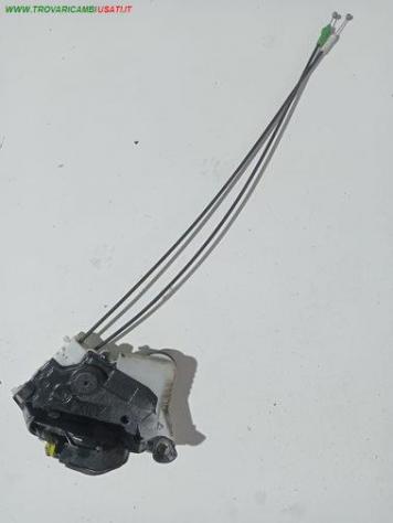 SERRATURA PORTA ANT. SX 999-U1309385 Carrozzeria  Lamierati esterni  Porte  Serratura porta a TOYOTA - YARIS - 01-05-2017 -