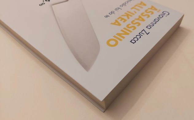 Assassinio all’Ikea. Omicidio fai da te di Giovanna Zucca 1°Ed.Fazzi, 2015 nuovo - Foto 2