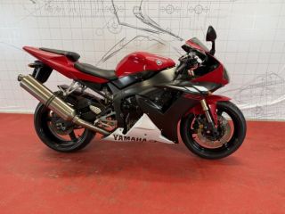 Yamaha YZF R1 YAMAHA R1 - YM 2004