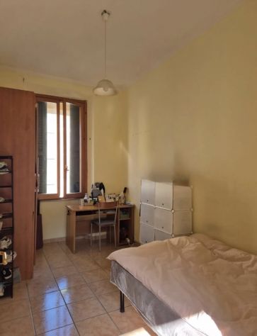 RE DI ROMA STANZA SINGOLA ARREDATA CON DOPPI SERVIZI - Foto 4