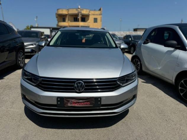 VOLKSWAGEN Passat Variant 2.0 TDI 150 Cv DSG Executive BlueMotion Tech. rif. 23944314 - Foto 2