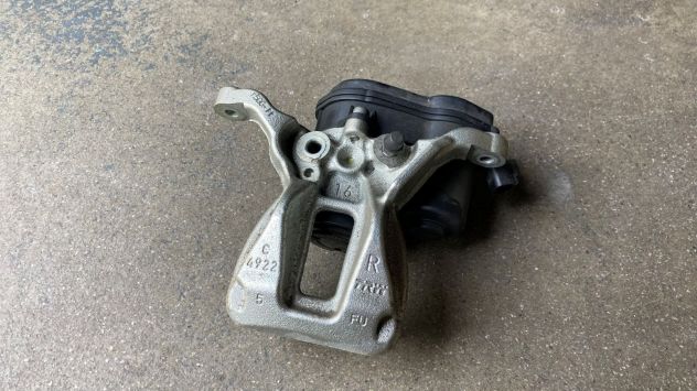 Pinza freno elettrica posteriore DX Toyota C-HR Hybrid del 2021 (47830F4030)