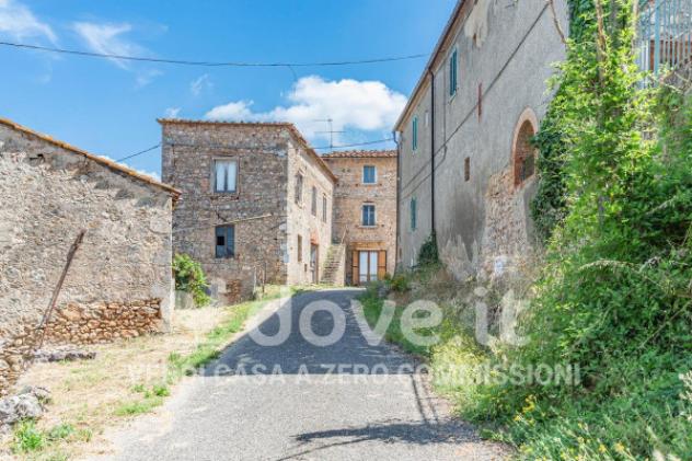 Rustico / Casale di 300 m² con più di 5 locali e posto auto in vendita a Casole d'Elsa - Foto 2