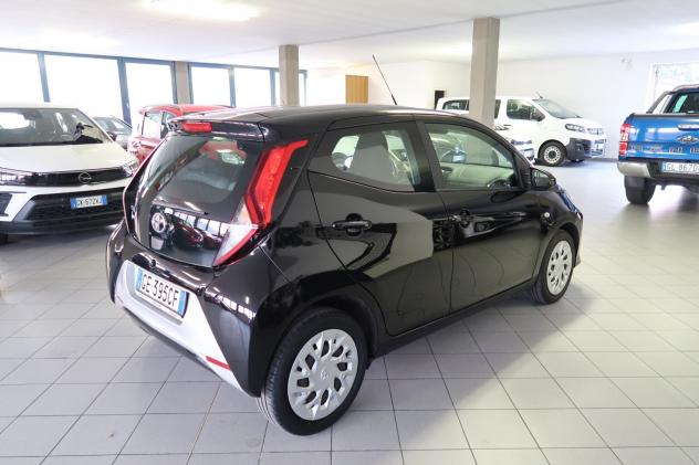 Toyota Aygo Connect 1.0 VVT-i 5 porte x-cool Automatica - Foto 5