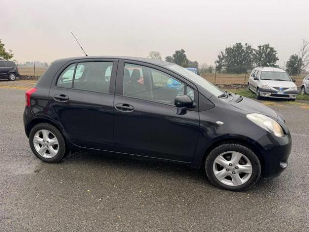 TOYOTA Yaris 1.0 5 porte Sol rif. 24189492 - Foto 3