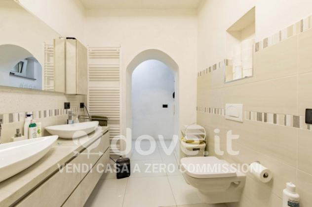 Villa di 180 m² con più di 5 locali in vendita a Caravate - Foto 11