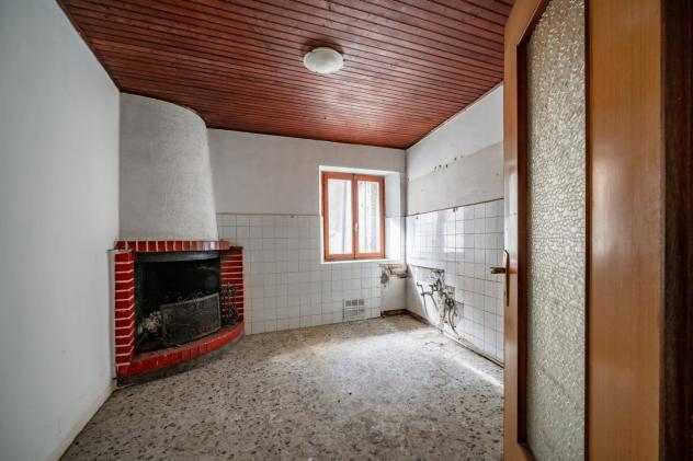 Rongio: Casa con Vista Lago da Ristrutturare 295 - Foto 10