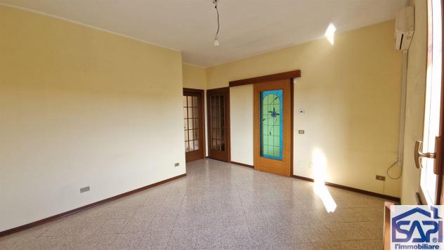 In vendita: appartamento indipendente in villa bifamiliare - Foto 3