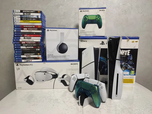 Sony PlayStation 5 Slim 1TB con lettore disco + gioco