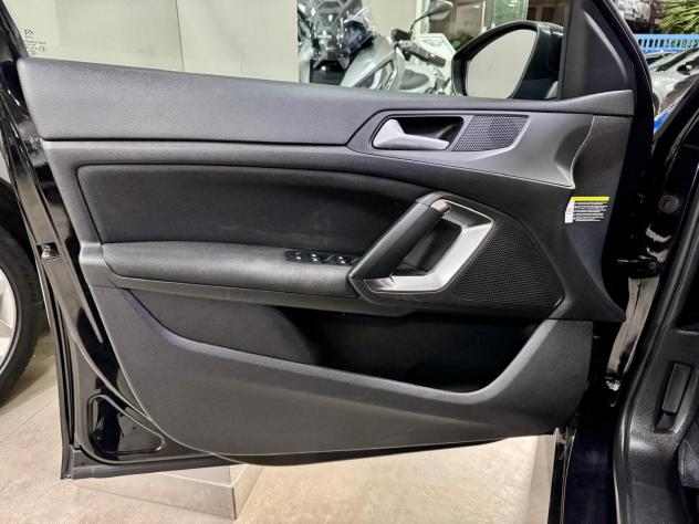 Peugeot 308 1.5 BlueHDi 130cv EAT8 Business 2021 - Foto 9