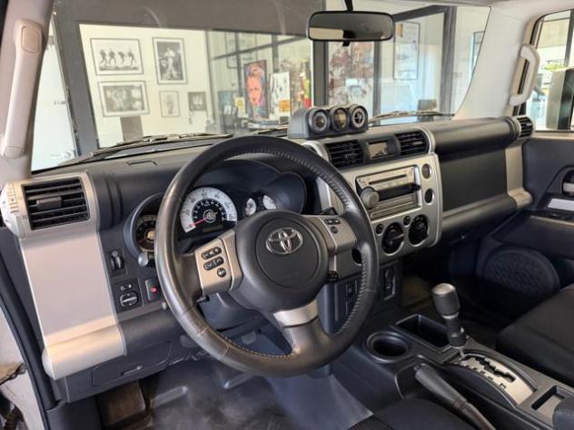 TOYOTA FJ Cruiser 2 WD rif. 24063381 - Foto 9