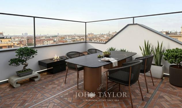 Attico / Mansarda di 200 m² con 5 locali in vendita a Milano