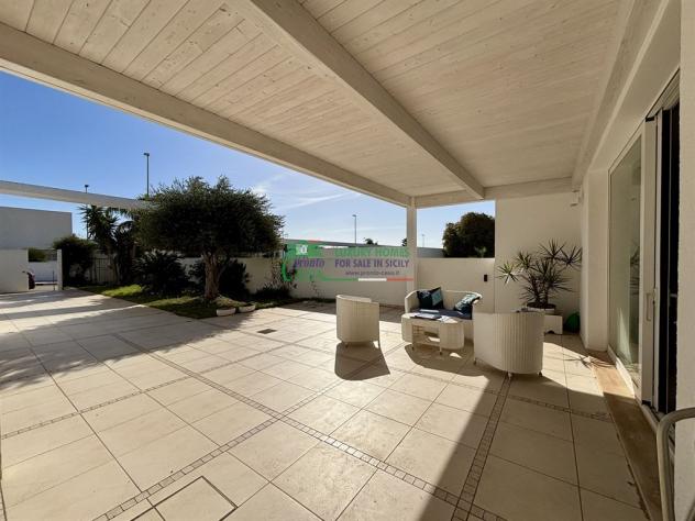 Rif. 2480 - Villa a schiera con verande e giardino a Marina di Ragusa - Foto 3