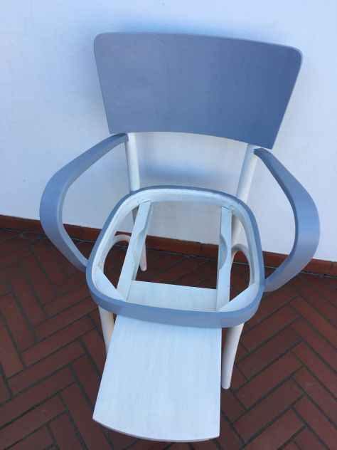 sedia - poltrona (comoda) degli anni 40 vintage shabby bianco grigio - Foto 6