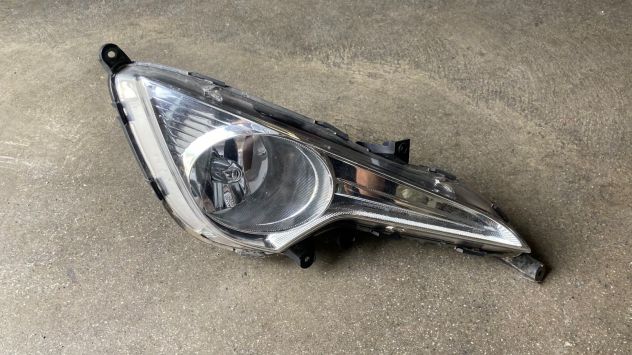 Faro fendinebbia anteriore DX Hyundai I40 del 2014 (922023Z010)