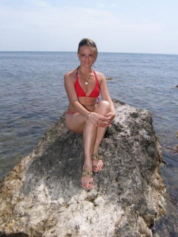 Bionda_31: Single cerca amizia in Matera Tel: