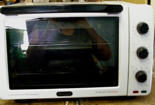 Maxiforno ventilato con girarrosto DE Longhi - Foto 2