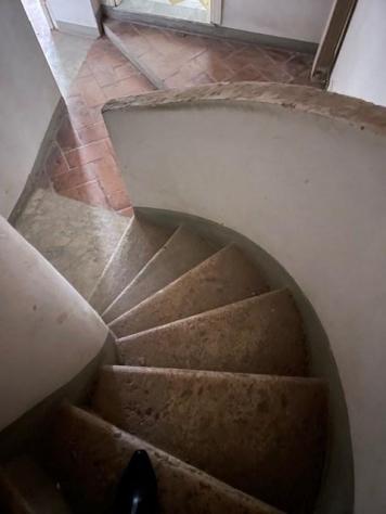 APPARTAMENTO DA RISTRUTTURARE - Foto 11