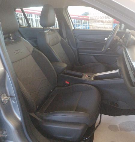 Jeep Avenger e-Hybrid 1.2 MHEV e-Hybrid Turbo Altitude - Foto 8