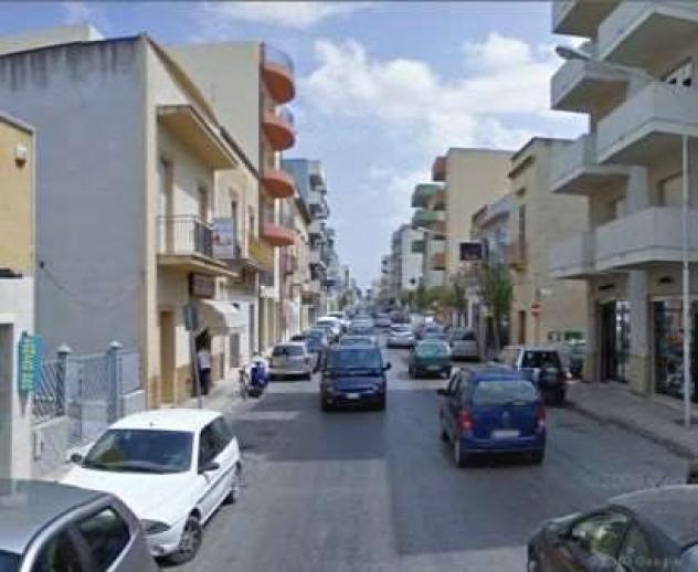 2990 - In vendita a Marsala ampio garage in centro
