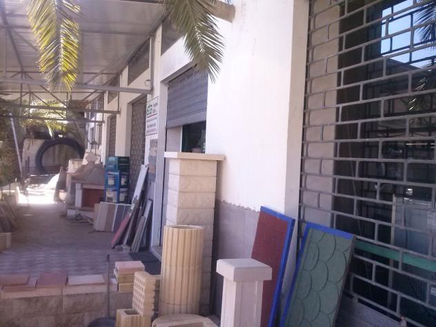 in affitto Privato capannone statale 106 mq 2000