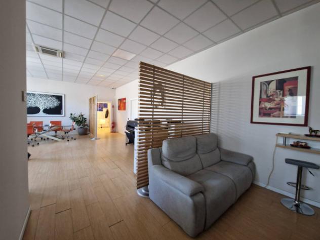 Immobile di 2545 m² con più di 5 locali in vendita a Lainate - Foto 18
