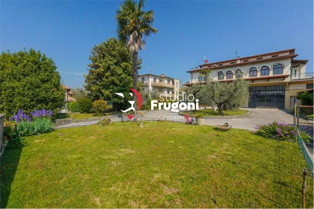 vf564 - CASALE CON MAGAZZINO E PORTICATI CON 1.600 MQ DI GIARDINO
