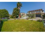 vf564 - CASALE CON MAGAZZINO E PORTICATI CON 1.600 MQ DI GIARDINO