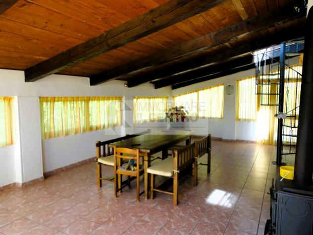 PORZIONE DI BIFAMILIARE CON GARAGE E TERRENO - Foto 8