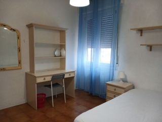 Luminosa camera da privato zona Ospedale/Efsa
