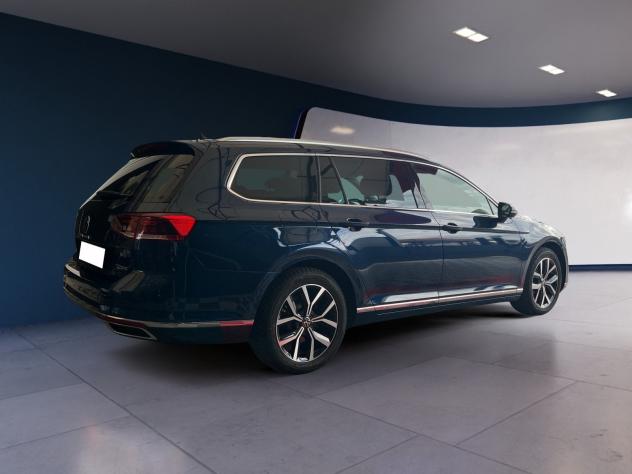 Volkswagen Passat Variant 2.0 TDI Executive 4Motion 200 CV DSG - Foto 4