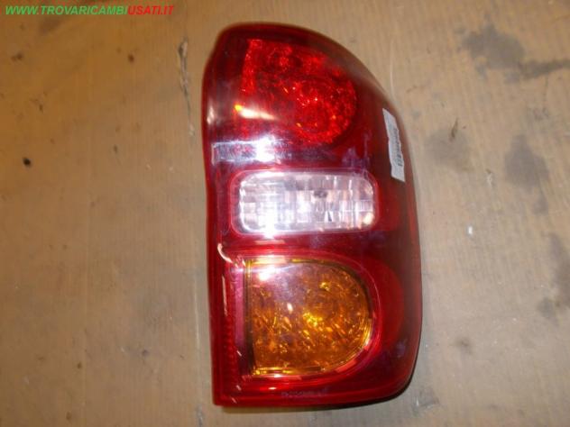 FANALE POST.D. TOYOTA RAV 4 (XA20)  Parti elettriche  Fanaleria  Fanali  Fanale post. sx. TOYOTA - RAV 4 II - 01-09-2000 - 01-12-2005