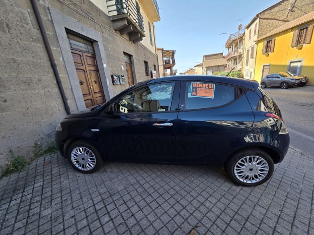 Vendo lancia y - Foto 3