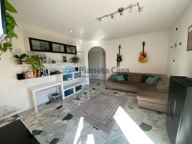 GUIZZA: tricamere con terrazza all'ultimo piano - Foto 2