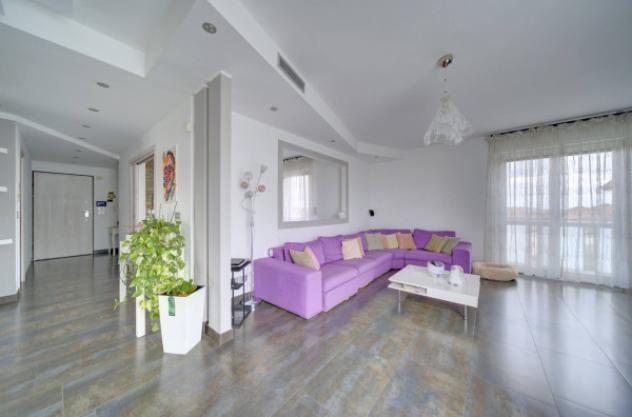 Appartamento di 210 m² con più di 5 locali in vendita a Volpiano