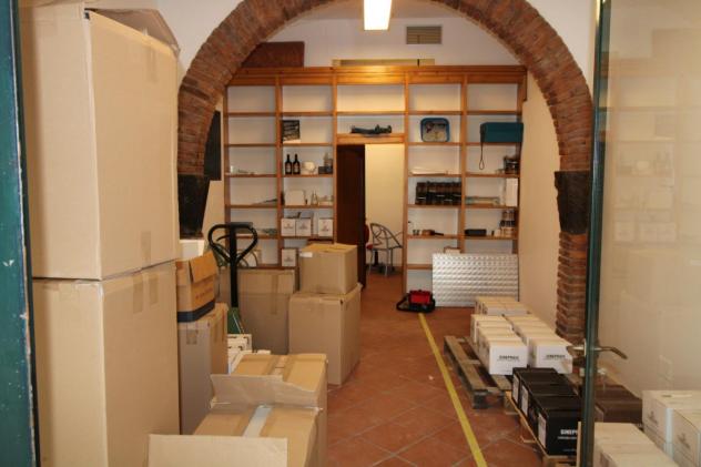 Locale comm.le/Fondo in affitto a Pontedera 35 mq Rif: 969453