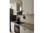 CUCINA, CONSOLLE E DUE SGABELLI
