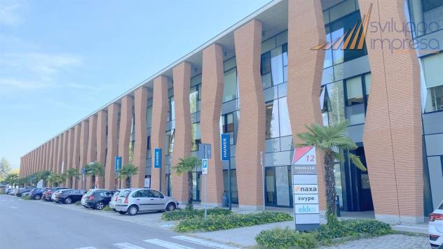 UFFICIO IN CENTRO DIREZIONALE IN AFFITTO A BERNAREGGIO