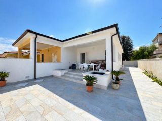 Villa in Via Paradiso