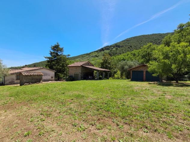 Rustico in vendita a Buti 300 mq Rif: 1419343