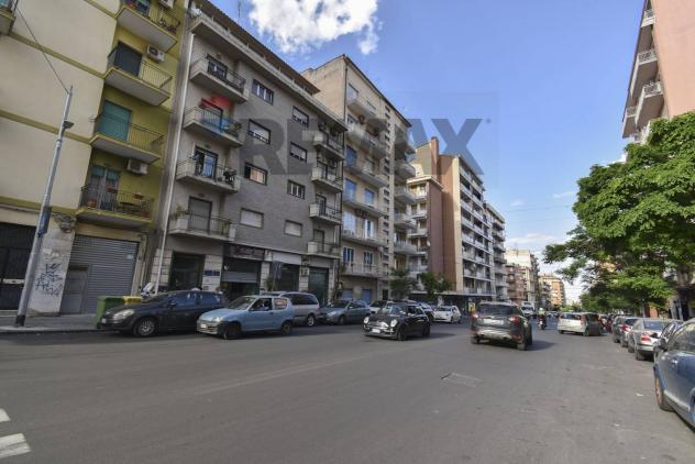 Locale Commerciale in affitto a Catania, Viale Rapisardi - Foto 2